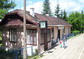 powiększ